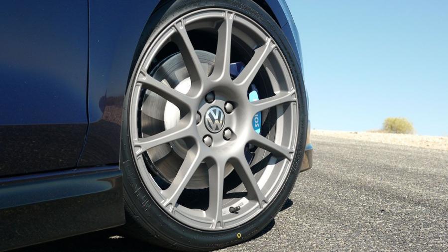  Volkswagen Jetta Helios Tribute 2014 года  (фото 4 из 20)